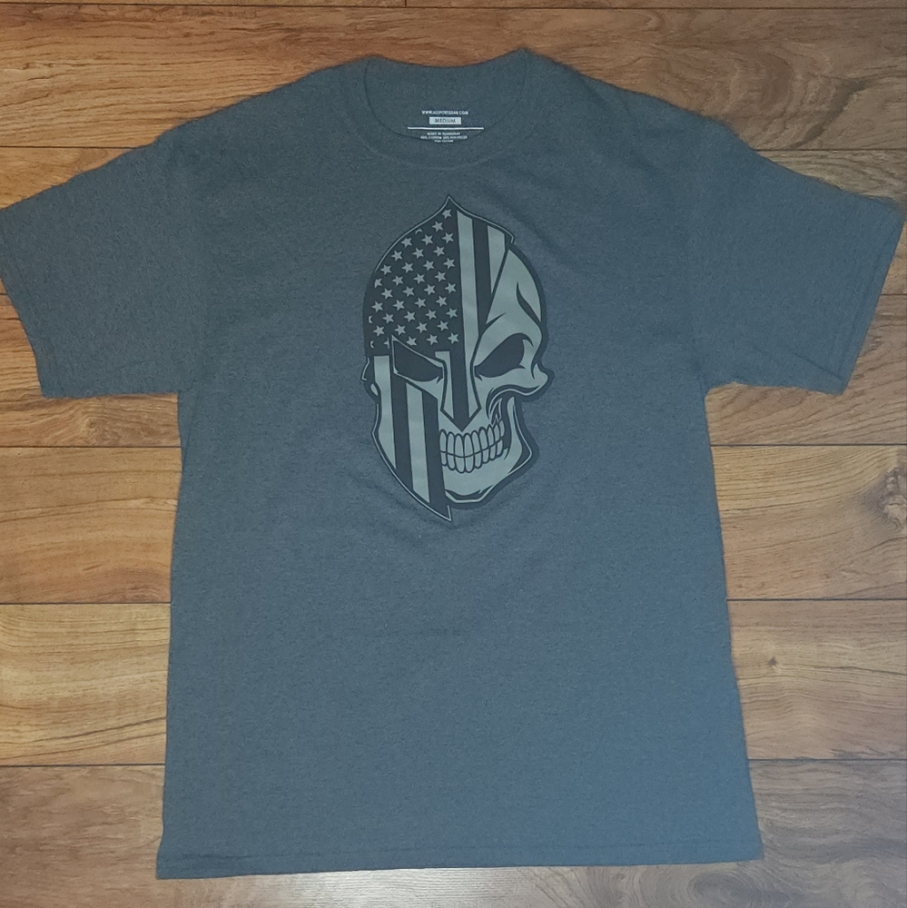 Skull wearing American flag Spartan Helmet Unisex t shirt